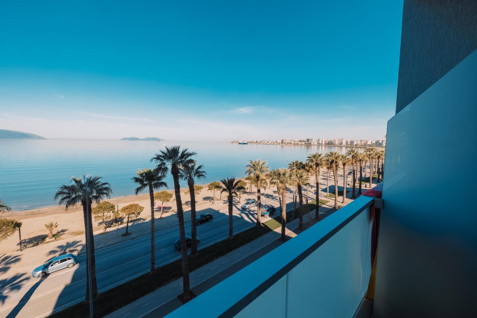 Duka Hotel Vlorë Exteriör bild