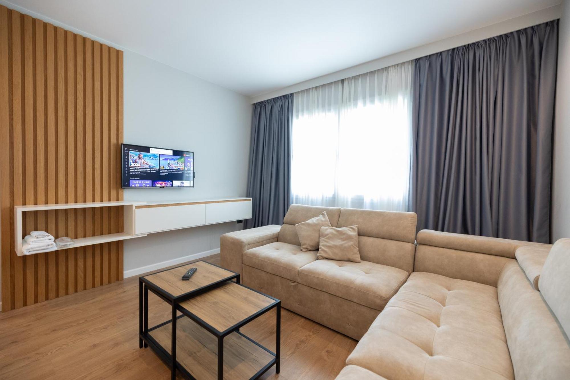 Duka Hotel Vlorë Exteriör bild