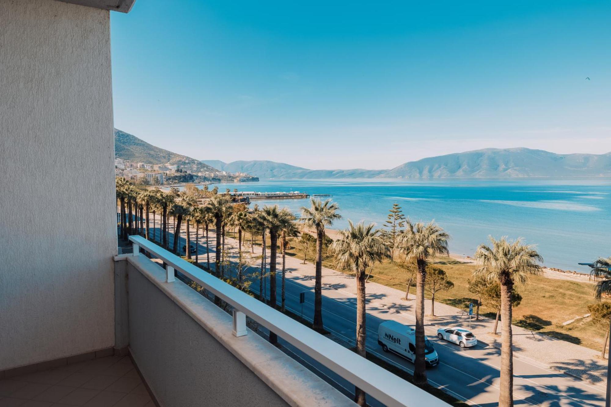 Duka Hotel Vlorë Exteriör bild