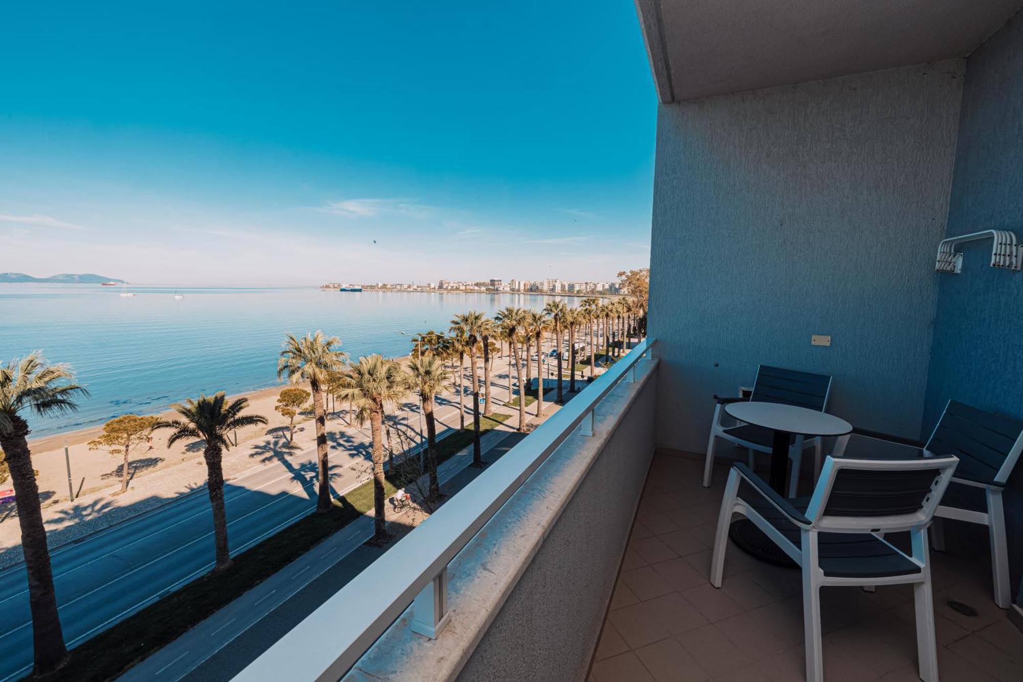 Duka Hotel Vlorë Exteriör bild