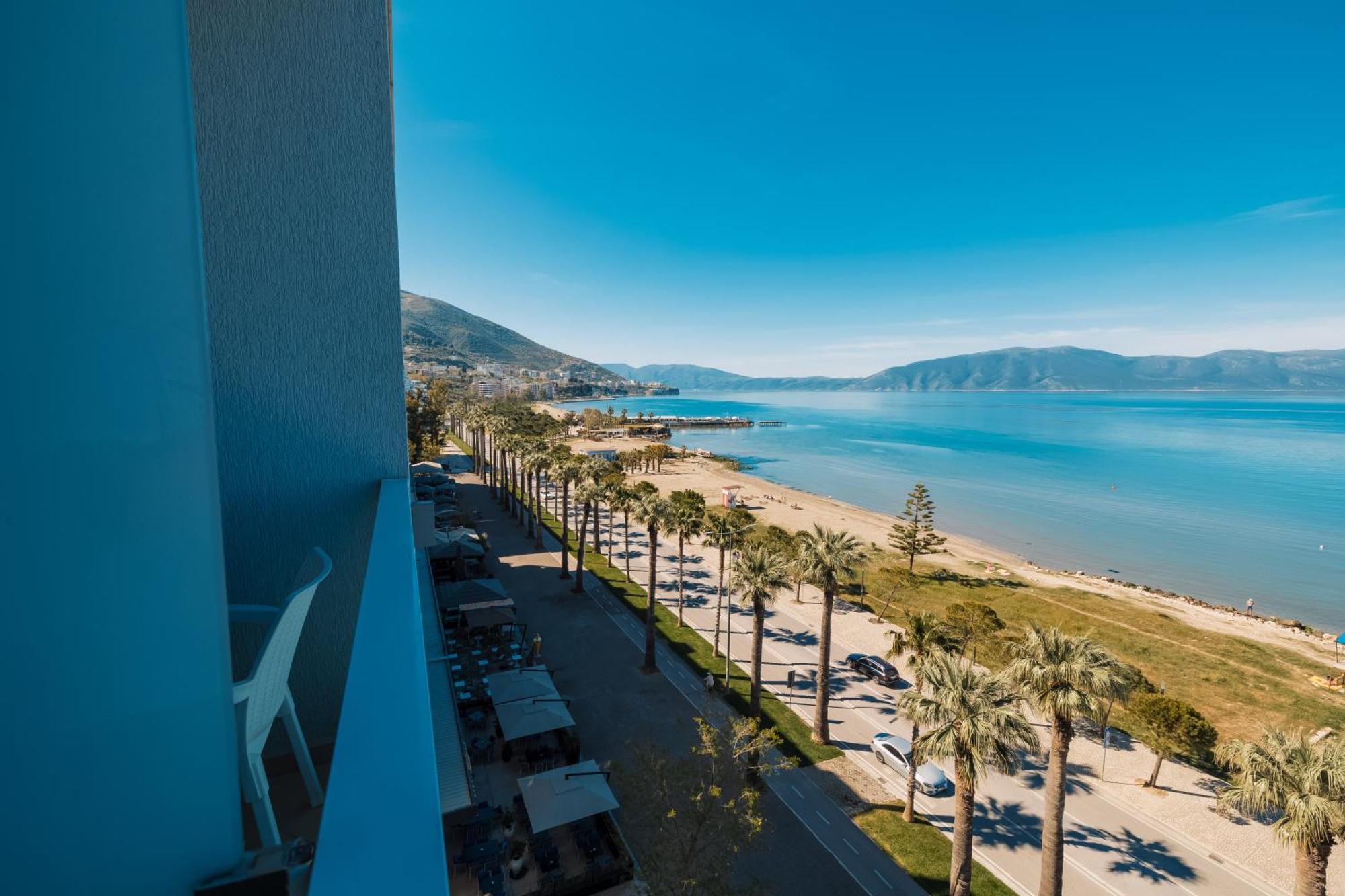 Duka Hotel Vlorë Exteriör bild